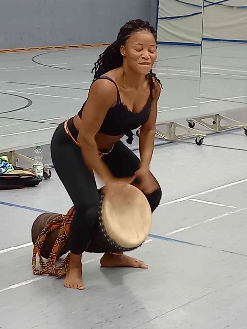 Afro Begleitung